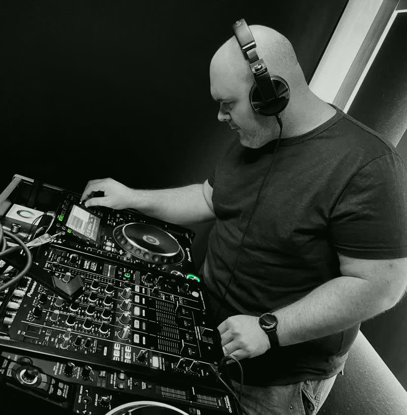 JLF, UK hard house and hard bounce DJ — press shot
